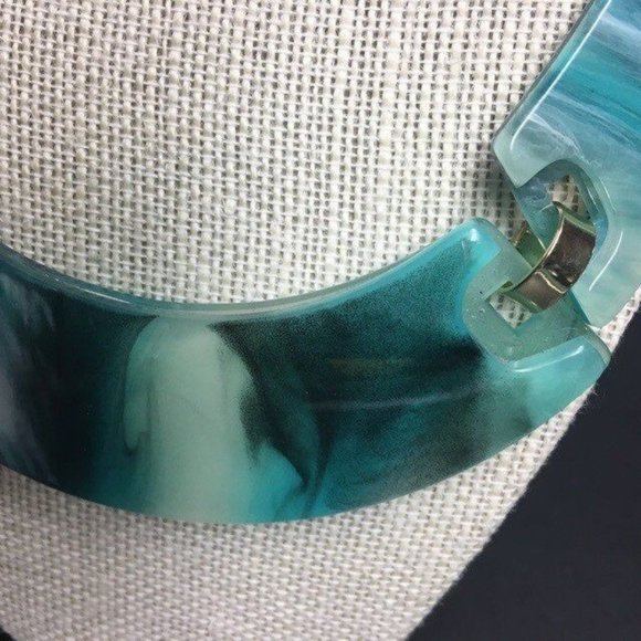 NY Statement Bib Necklace Turquoise Blue White Marbled Gold Chain Retro Acrylic - Picture 5 of 8